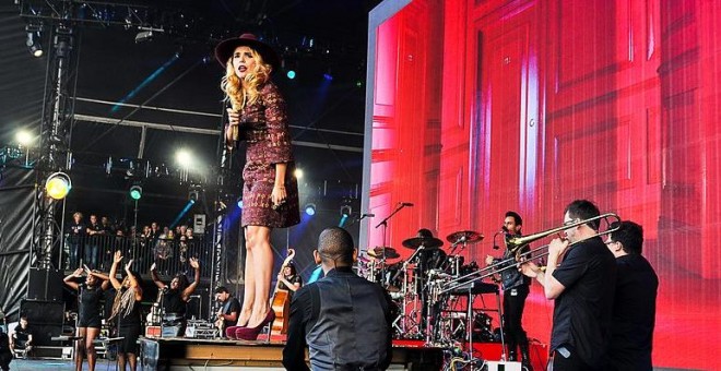La cantante Paloma Faith, en el escenario durante el concierto organizado por la BBC en Hyde Park, en Londres, en septiembre del año pasado. BBC
