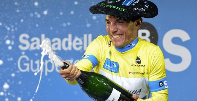 'Purito' Rodríguez' celebra su victoria en la Vuelta al País Vasco. - AFP