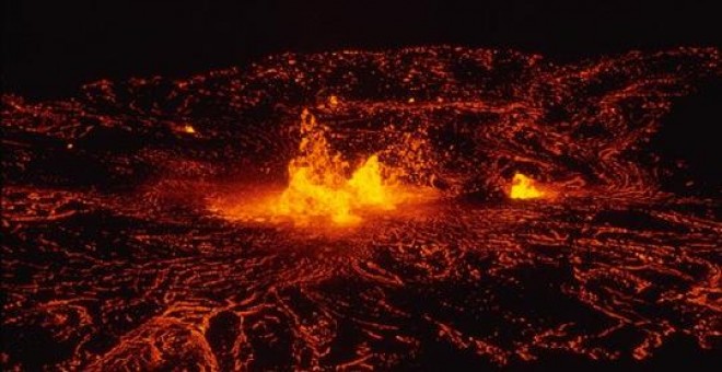 Fuente de fuego de un volcán hawaiano, parecida a las que pudo haber en la Luna en el pasado. / National Park Service/D.W. Peterson