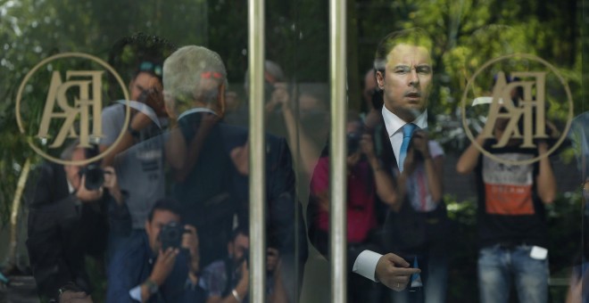 El presidente de El Corte Inglés, Dimas Gimeno Álvarez, en la sede de la Fundación Ramón Areces,antes del inicio de la junta de accionistas. EFE/Juan Carlos Hidalgo