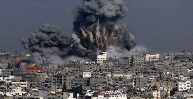 Imagen de uno de los bombardeos de Israel contra Gaza en julio de 2014. - AFP