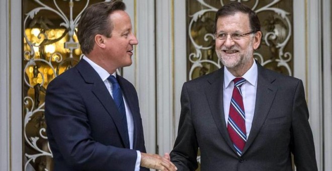 El presidente español, Mariano Rajoy, y el primer ministro británico, David Cameron, en la Moncloa. / EFE