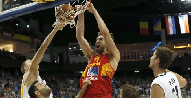 Pau Gasol machaca durante el partido ante Alemania. EFE/Juan Carlos Hidalgo