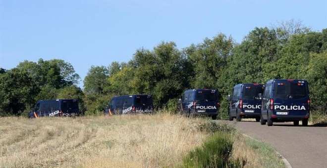 Registro de la finca del sospechoso detenido por la muerte de la peregrina Denies Pikka Thiem