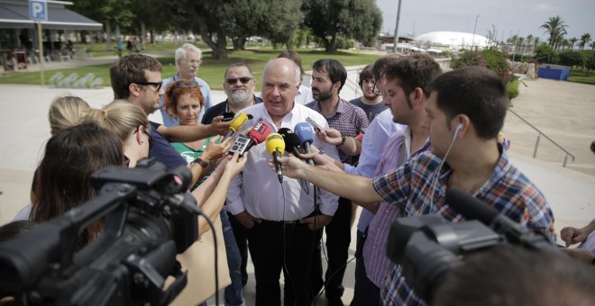 El cabeza de lista de Catalunya Sí que Es Pot, Lluís Rabell, en Sant Carles de la Ràpita. Foto: GEORGIE URIS (CSQP)