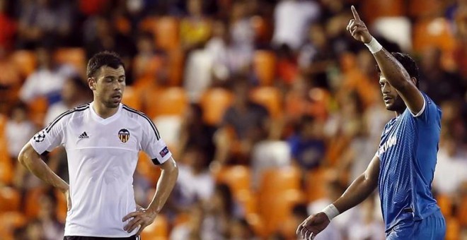 Hulk celebra su segundo gol al Valencia. EFE/Kai Försterling