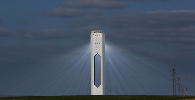 La plataforma Solúcar de Abengoa, en Sanlúcar la Mayor (Sevilla). REUTERS