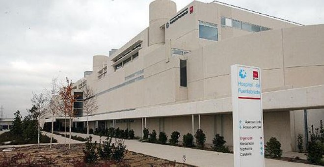 Sanidad de Madrid cree que el caso del paciente muerto en el jardín del hospital de Fuenlabrada puede ser por 'despiste' y no 'mala intención'