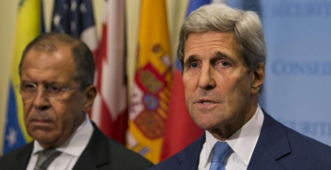 Los responsables de Exteriores de EEUU y de Rusia, respectivamente, John Kerry y Sergei Lavrov