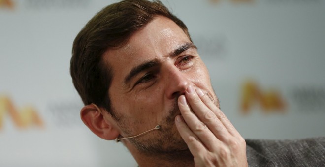 Iker Casillas en una rueda de prensa este lunes en Madrid./ REUTERS/Susana Vera