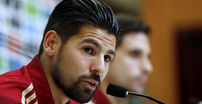 Nolito junto a Etxeita, hoy en rueda de prensa. /EFE