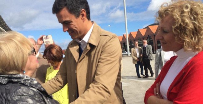 El secretario general del PSOE, Pedro Sánchez, durante su visita a Santoña