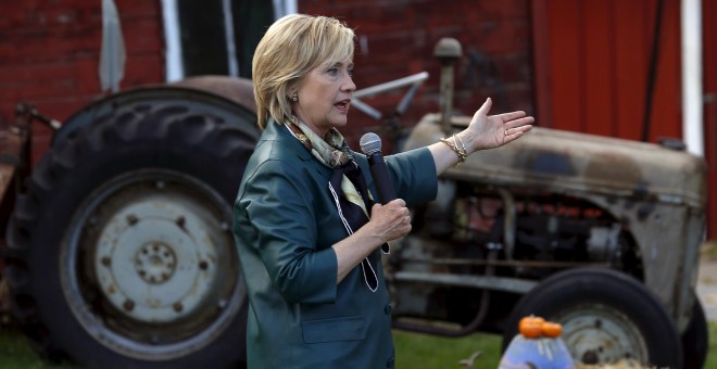 Hillary Clinton, durante un acto de campaña en Muscatine. - REUTERS