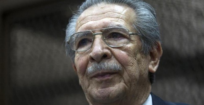 Fotografía de archivo del 23 de enero de 2013 del exgeneral guatemalteco José Efraín Ríos Montt durante una audiencia judicial en Ciudad de Guatemala./ EFE