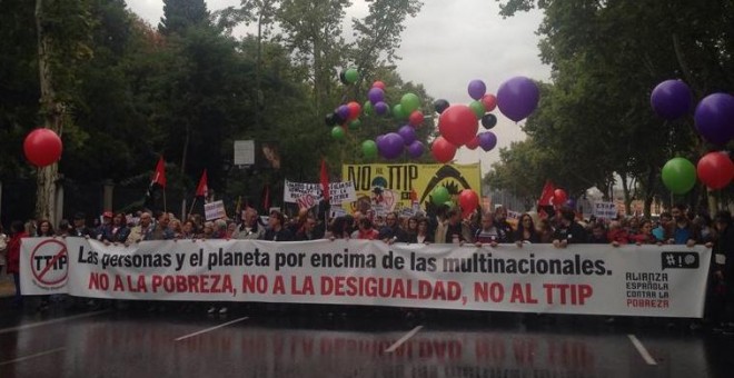 Sindicatos y ciudadanos se manifiestan en Madrid contra el TTIP, la pobreza y la exclusión social. EP