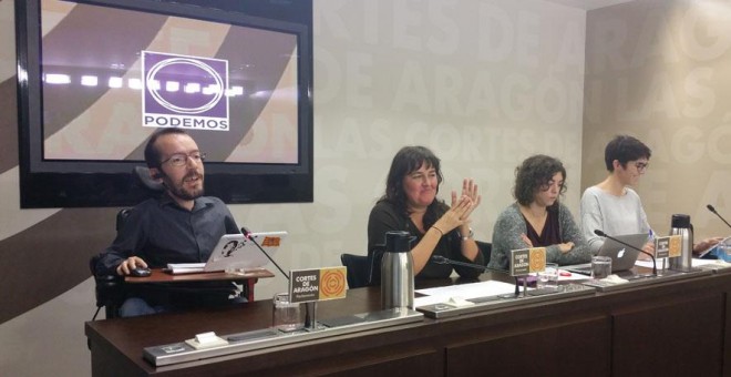 El secretario general aragonés de Podemos, Pablo Echenique, la eurodiputada y secretaria de Rescate Ciudadano de Podemos, Tania González; la responsable de Relaciones Institucionales de la formación, Auxiliadora Honorato, y la diputada autonómica Violeta