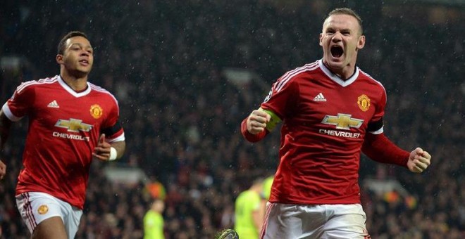 El jugador del Manchester United Wayne Rooney celebra un gol ante el CSKA Moscú. / EFE