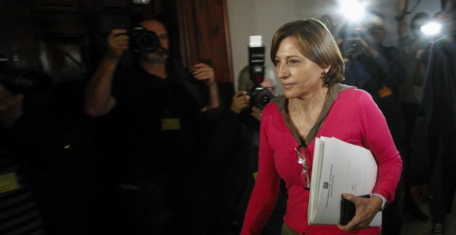 La presidenta del Parlament, Carme Forcadell, llega a la reunión de la Mesa en la que se dio luz verde a la tramitación de la resolución independentista presentada por Junts pel Sí y la CUP. EFE/Quique García