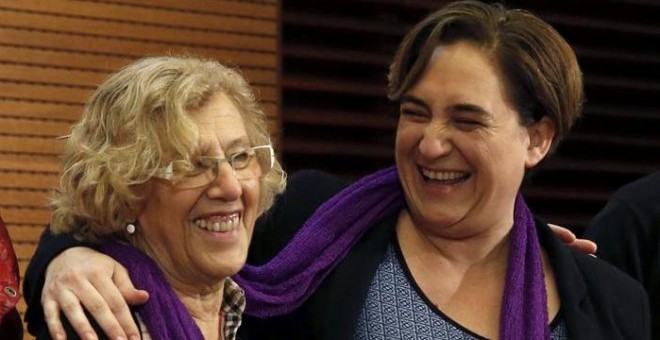 La alcaldesa de Madrid, Manuela Carmena, ha recibidoa diversas representantes de ciudades contra las violencias machistas, entre ellas, la alcaldesa de Barcelona, Ada Colau./ EFE