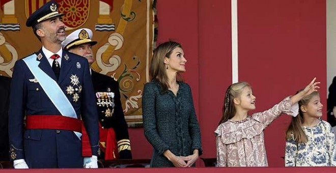 Felipe VI preside su primer desfile del 12 de octubre como rey de España.  La foto fue tomada en Madrid el año pasado. / EFE