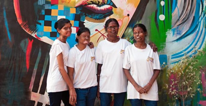 Cuatro mujeres que participan en el proyecto Sheroes Hangout.