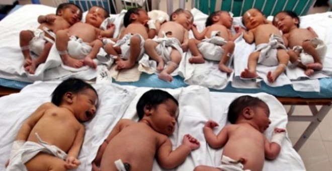 Niños recién nacidos en la ciudad india de Lucknow.- REUTERS.