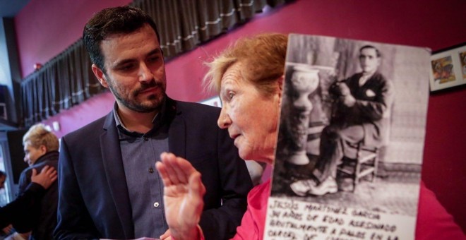 El candidato de Unidad Popular-IU, ALbeto Garzón, durante la presentación de sus medidas para la recuperación de la Memoria Democrática.-JOSÉ CAMÓ/IU