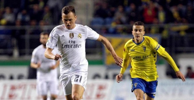 Cheryshev, en un momento del partido ante el Cádiz. EFE/Román Ríos