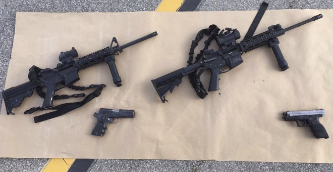 Armas confiscadas del ataque del miércoles pasado en San Bernardino, California. REUTERS
