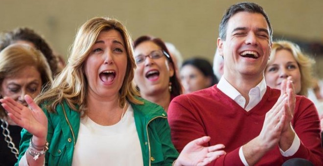 El candidato a la presidencia del Gobierno y secretario general del PSOE, Pedro Sánchez, ha participado hoy en un acto público en Sevilla, junto a la secretaria general del PSOE de Andalucía y presidenta de la Junta, Susana Díaz. EFE/ Raúl Caro