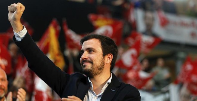 El candidato de IU a la Presidencia del Gobierno, Alberto Garzón, durante su intervención en el acto central de campaña de la coalición Esquerra Unida-UP en Valencia. EFE