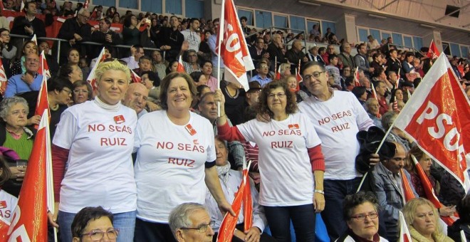 Camisetas con el lema 'No seas ruiz' y gritos de 'presidente' reciben a Pedro Sánchez en Murcia./EUROPA PRESS