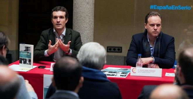 El vicesecretario de Comunicación del Partido Popular y candidato del partido al Congreso de los Diputados por Ávila, Pablo Casado, durante la presentación del libro del economista Daniel Lacalle 'Acabemos con el paro', hoy en la Cámara de Comercio de Ávi