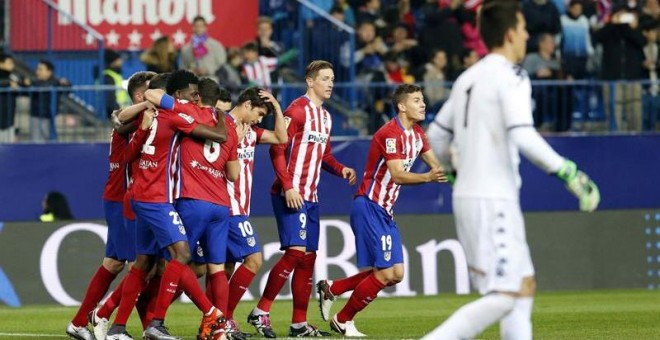 Los jugadores del Atlético celebran el gol ante el Reus. EFE/Mariscal