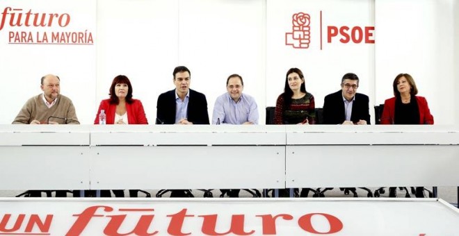 Imagen de la reunión de la Ejecutiva del PSOE celebrada este lunes. / EFE