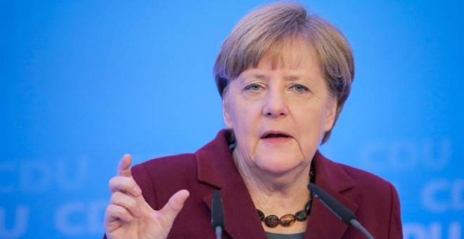 La canciller alemana Angela Merkel ofrece una conferencia tras el acuerdo de la CDU. EFE/EPA/Frederik Von Erichsen