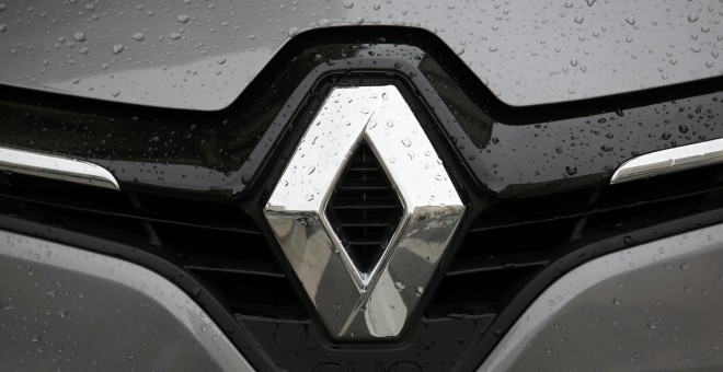 Logotipo de Renault en uno de sus vehículos.-REUTERS