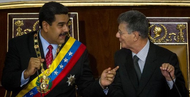 Nicolás Maduro con el presidente de la Asamblea Nacional Henry Ramos Allup. - EFE