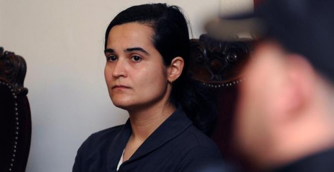 Triana Martínez, una de las acusadas, durante el juicio por la muerte de Isabel Carrasco. EFE/J. Casares