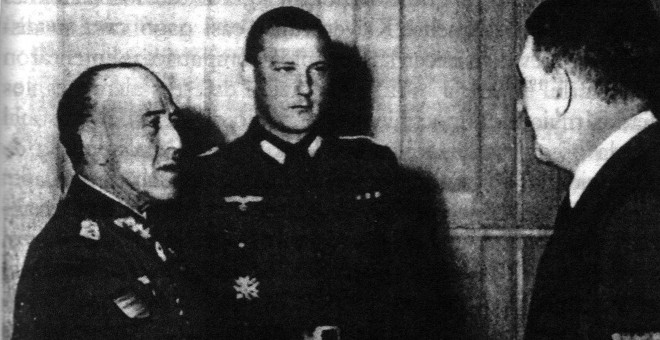 Hans Hoffman junto a Franco