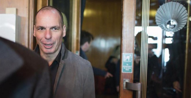 El exministro griego Yanis Varufakis a su llegada a una rueda de prensa sobre la presentación de su Movimiento Democracia en Europa 2025./ EFE