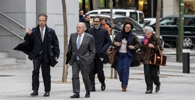 El expresident de la Generalitat, Jordi Pujol, y su esposa, Marta Ferrusola, llegan a la Audiencia Nacional de Madrid. EFE/Emilio Naranjo