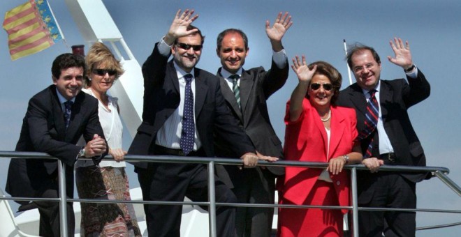 Foto de archivo de Herrera, junto a Jaume Matas, Aguirre, Rajoy, Camps y Barberá en un yate.