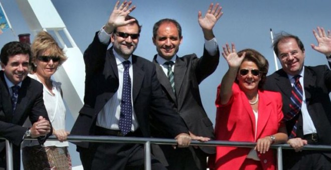 Foto de archivo de Herrera, junto a Jaume Matas, Aguirre, Rajoy, Camps y Barberá en un yate.