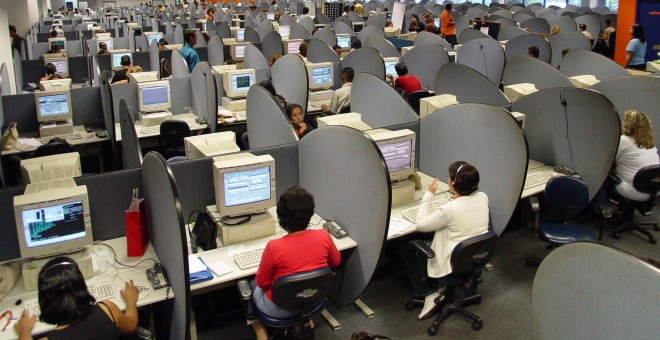 Foto de archivo de un 'call center' (centro de atención al cliente) ubicado en el Estado español.