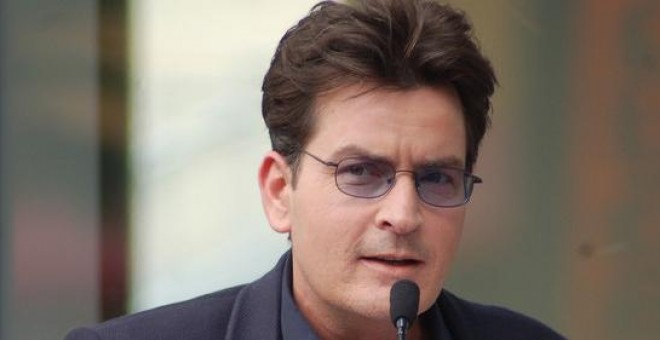 El 17 de noviembre de 2015 Charlie Sheen anunció que era portador del VIH. / Wikipedia