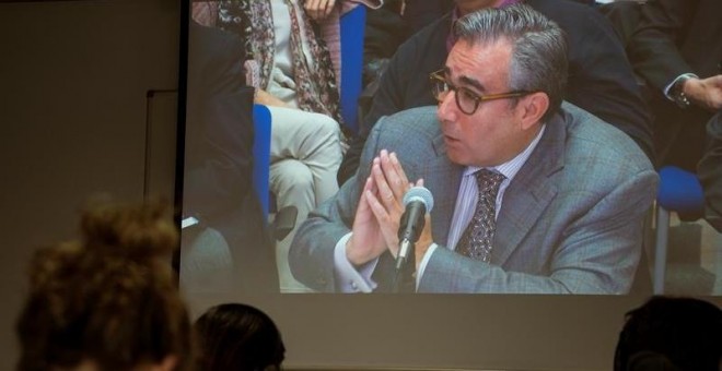 Diego Torres, exsocio de Iñaki Urdangarin, en una imagen recogida de la pantalla que se encuentra en la sala de prensa de la Escuela Balear de la Administración Pública, donde se celebra el juicio del caso Nóos. EFE/Cati Cladera