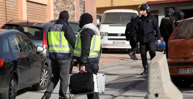 Cuatro personas han sido detenidas esta madrugada en una operación conjunta hispano-marroquí contra el terrorismo yihadista, tres de ellas en Ceuta y la cuarta en Nador.- EFE