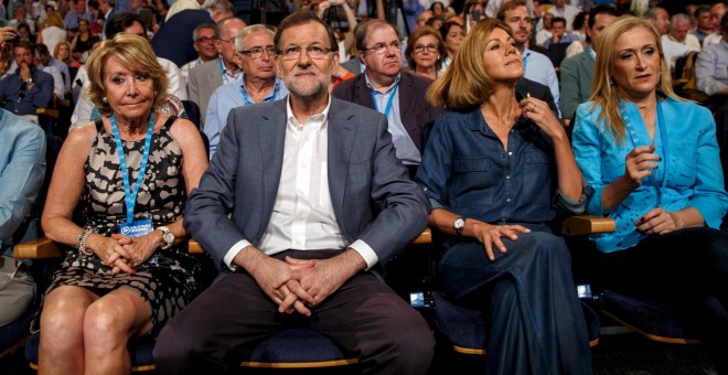 Esperanza Aguirre, Mariano Rajoy, Maria Dolores de Cospedal y Cristina Cifuentes, en un acto del PP en julio de 2015. REUTERS/Andrea Comas