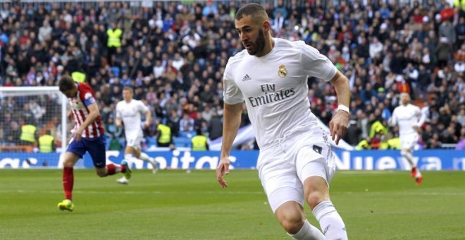 El delantero francés del Real Madrid Karim Benzema durante el partido disputado contra el Atlético de Madrid, el pasado sábado. EFE/ Sergio Barrenechea